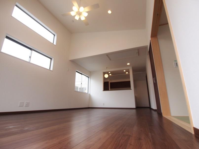 Living. Directing the open space at -18.9 Pledge of leeway there LDK ‥ slope ceiling and multifaceted opening - [C Building]