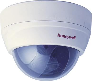 Security.  [Installing a security camera] And out of the many entrance and the human eye it is hard to reach parking lot of people, such as, Installing a security camera in the shared portion of the site. Also rise only crime deterrent effect it says that there is a camera, It supports the urban life of peace of mind. (Same specifications)