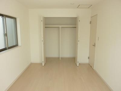 Non-living room. Indoor (10 May 2013) Shooting