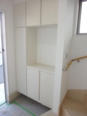 Entrance. Local (10 May 2013) Shooting