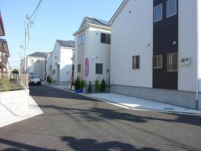 Local photos, including front road. Local (10 May 2013) Shooting