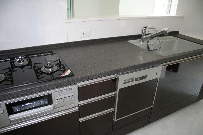 Kitchen. Dishwasher, of course, Easy-to-use system kitchen storage even plenty.