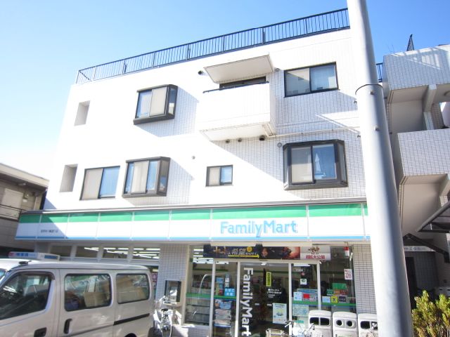 Convenience store. 210m to Family Mart (convenience store)