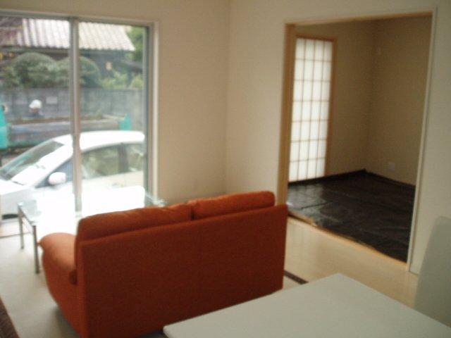 Same specifications photos (living)