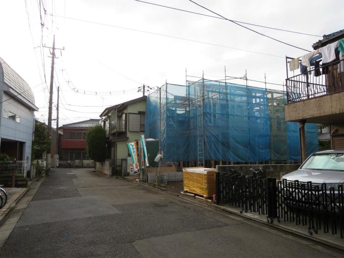 Local photos, including front road. Local (10 May 2013) Shooting