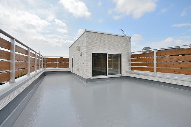 Balcony. Local (September 2013) Shooting