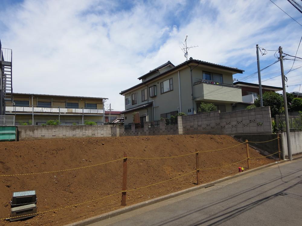 Local land photo. Local (July 2013) now shooting vacant lot.