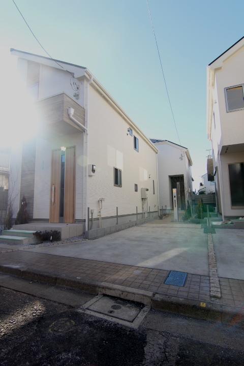 Local appearance photo. With on-site parking