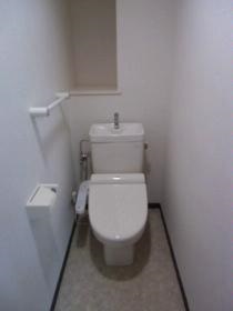 Toilet.  [toilet] Viale M