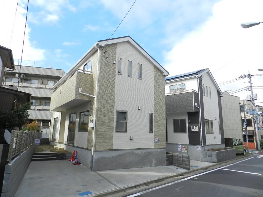 Local appearance photo. Local (10 May 2013) Shooting