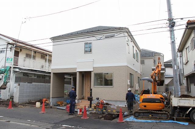 Local appearance photo. Local (11 May 2013) Shooting Building 2