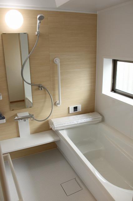 Bathroom. Indoor (11 May 2013) Shooting