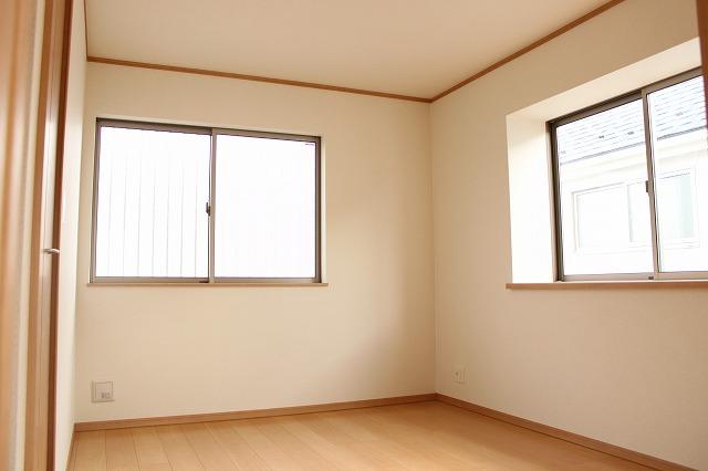 Non-living room. Indoor (11 May 2013) Shooting