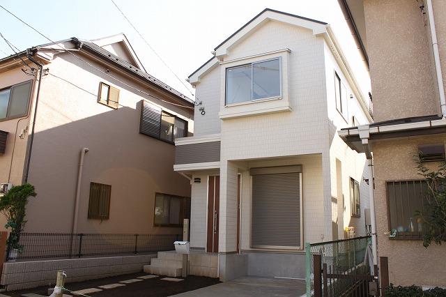 Local appearance photo. Local (11 May 2013) Shooting