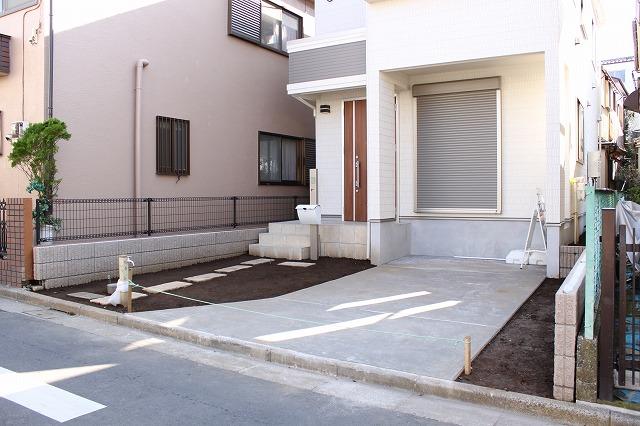 Local appearance photo. Local (11 May 2013) Shooting Parking Lot