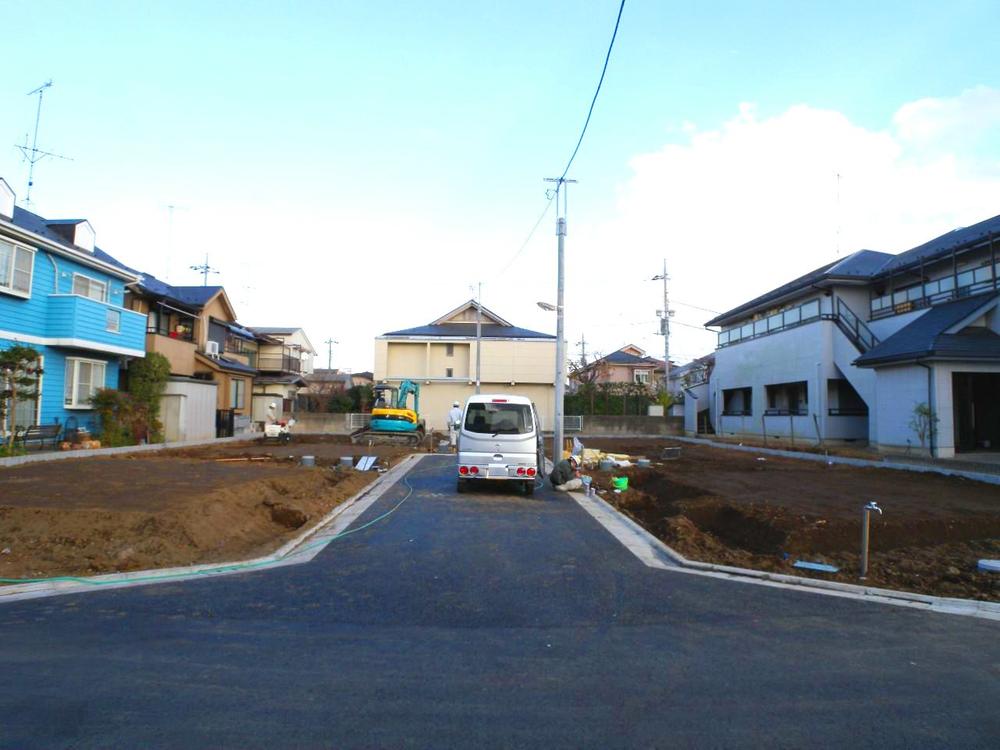 Local photos, including front road. Local (12 May 2013) Shooting