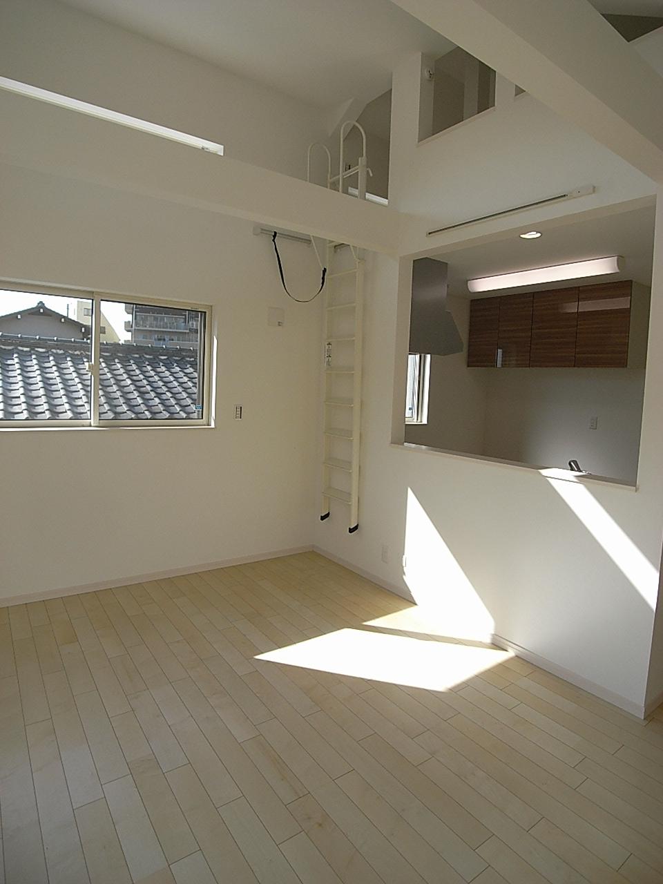 Living. Local (10 May 2013) Shooting Loft there