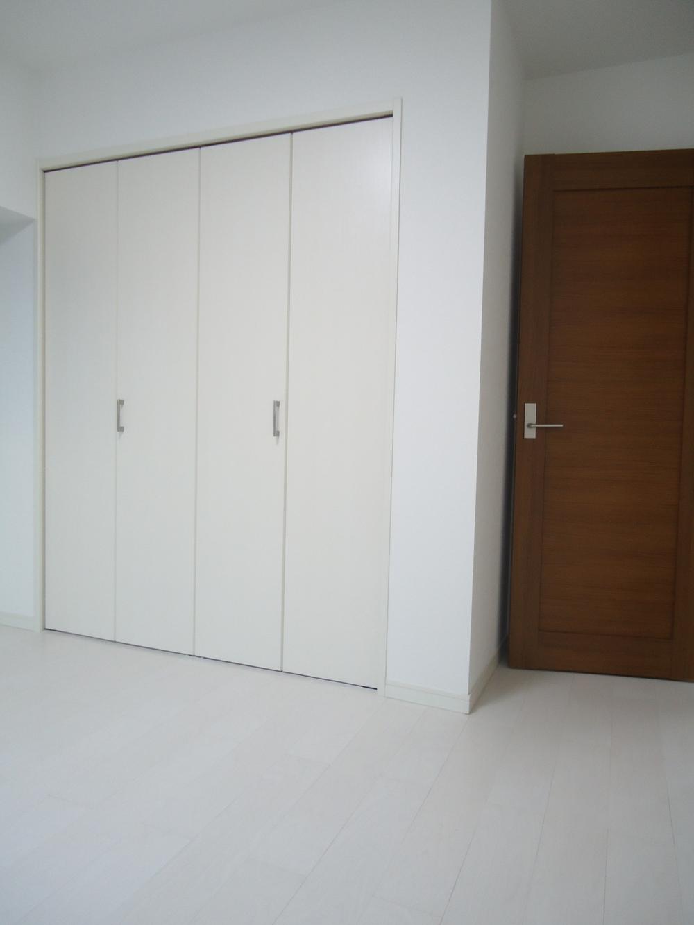 Non-living room. Indoor (11 May 2013) Shooting