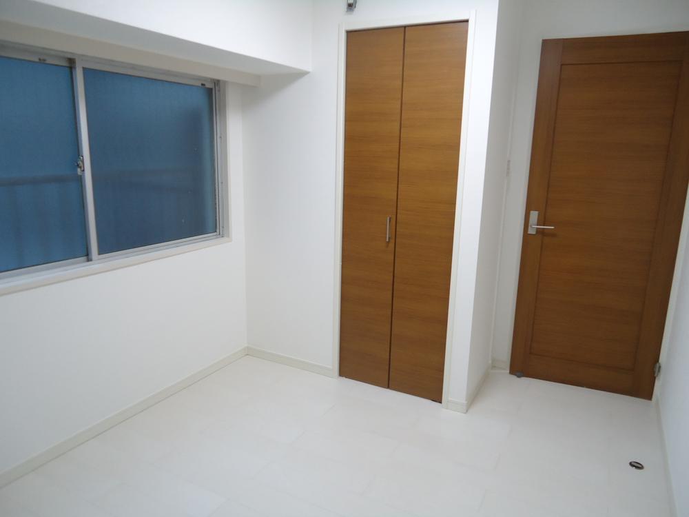 Non-living room. Indoor (11 May 2013) Shooting