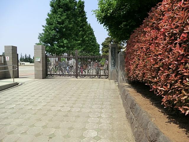 Junior high school. 1105m to Nerima Kaishin second junior high school