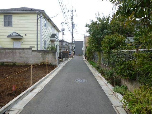 Local photos, including front road. Local (11 May 2013) Shooting