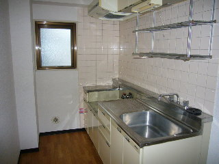 Kitchen. If you are a kitchen independent, Moreover, it is spacious in usability Yoshi.