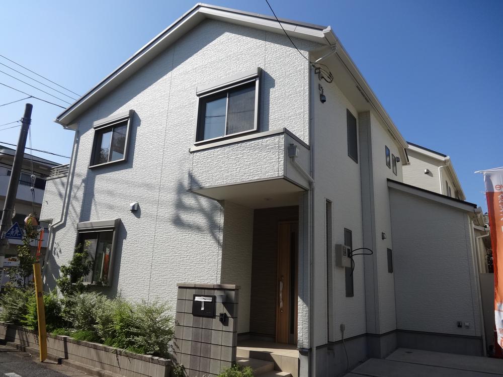 Local appearance photo. Local (10 May 2013) Shooting