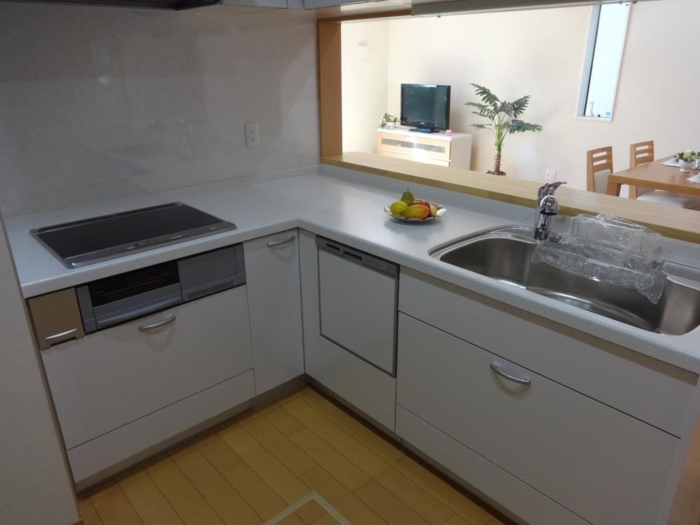 Kitchen. Indoor (10 May 2013) Shooting