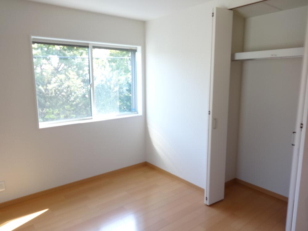 Non-living room. Indoor (10 May 2013) Shooting