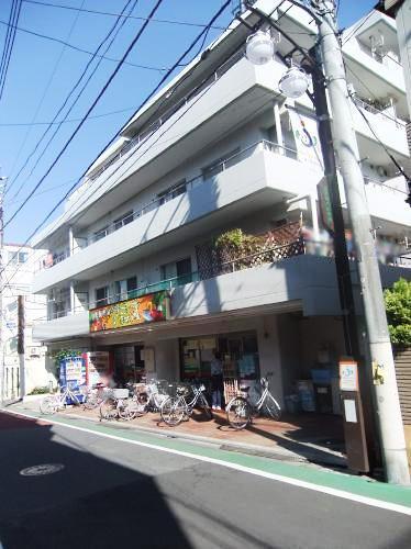 Local appearance photo. Local (11 May 2013) Shooting