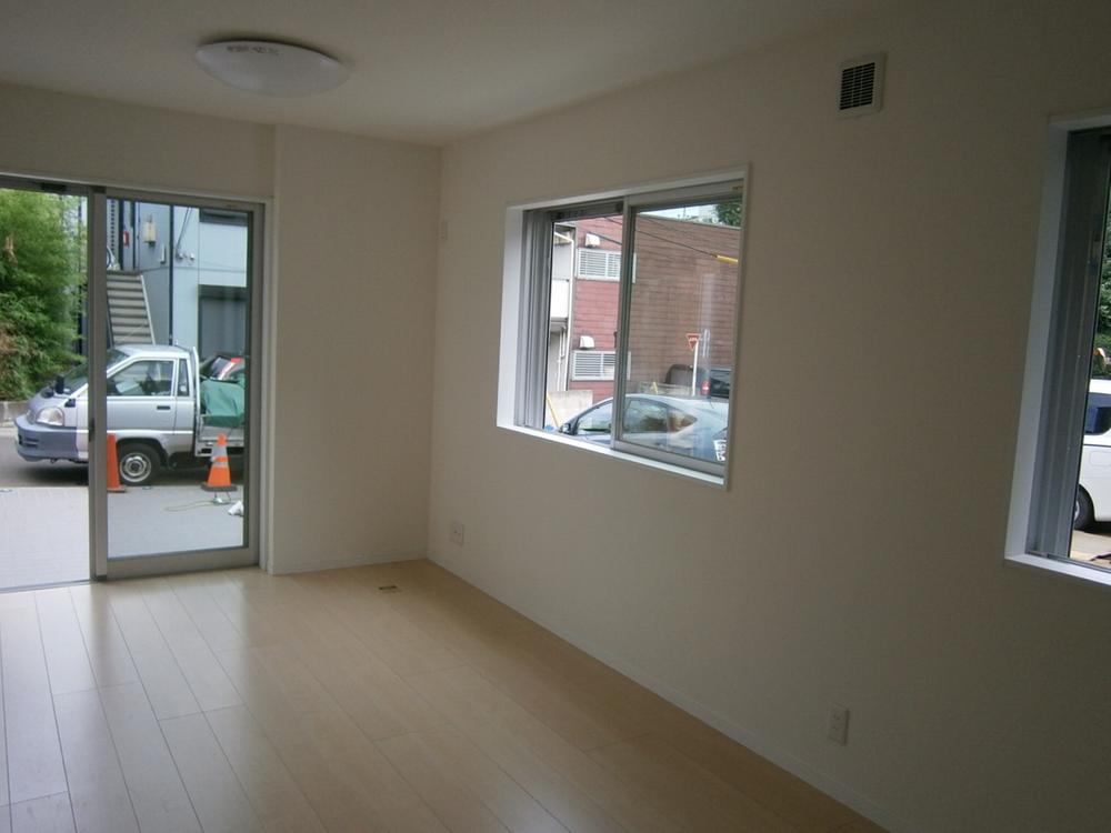 View photos from the dwelling unit. Local (July 2013) Shooting