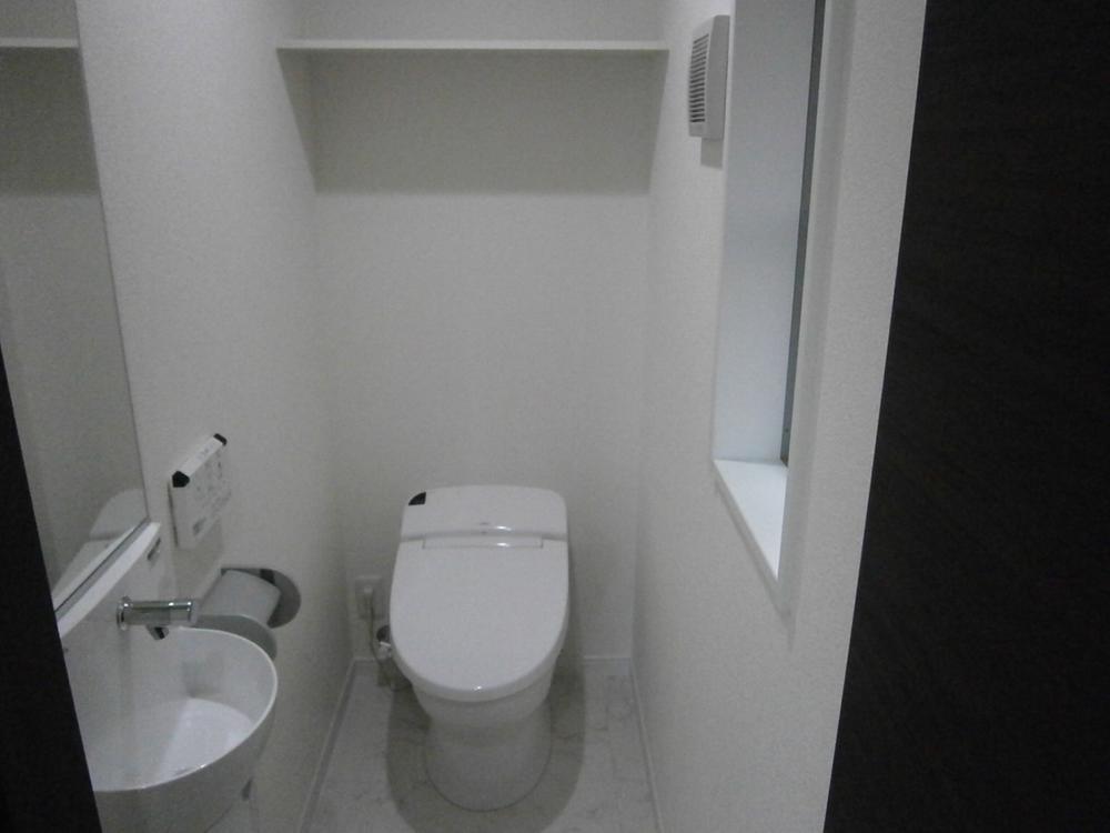 Toilet. Indoor (July 2013) Shooting