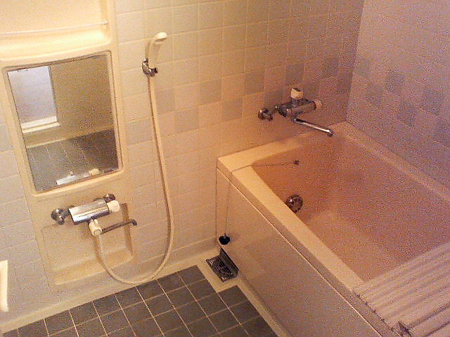 Bath. A clean bathroom!