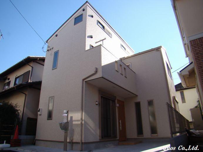 Local appearance photo. Local (12 May 2013) Shooting