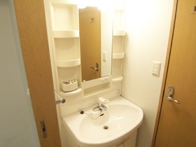 Washroom. Independent wash basin