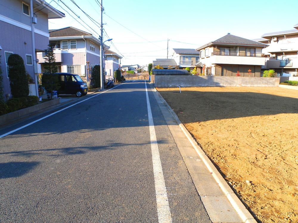 Local photos, including front road. Local (11 May 2013) Shooting