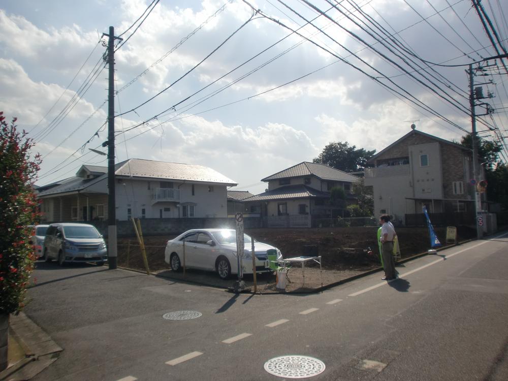 Local photos, including front road. Local (10 May 2013) Shooting