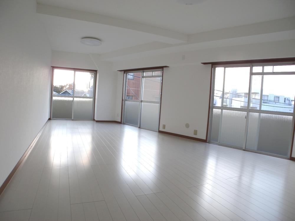 Living. LDK19.5 Pledge