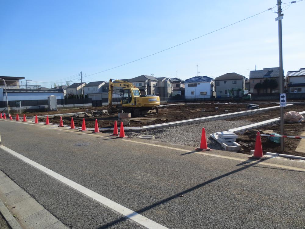 Local photos, including front road. Local (12 May 2013) Shooting