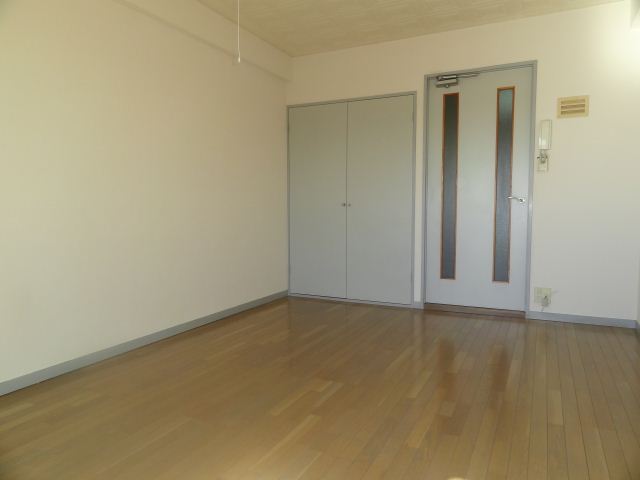 Living and room. room ・ Receipt