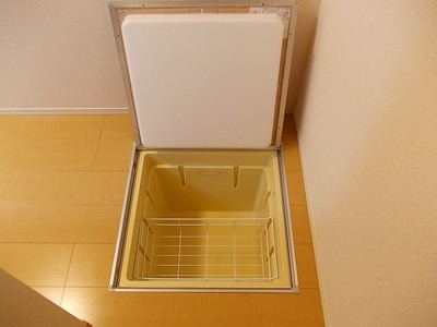 Receipt. Underfloor Storage