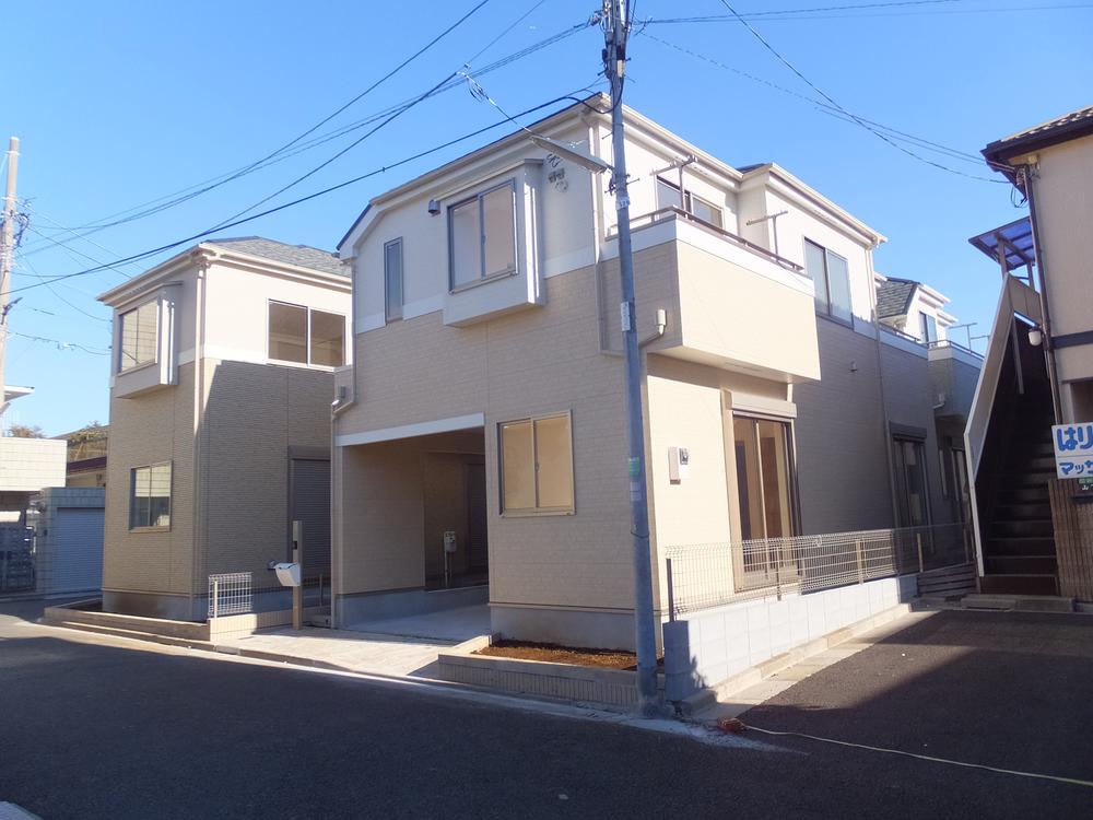Local photos, including front road. Nice house of strong Iida to earthquake, Mamorinuki a place to live and important family! Coexistence local city convenience and quiet (13 December) shooting