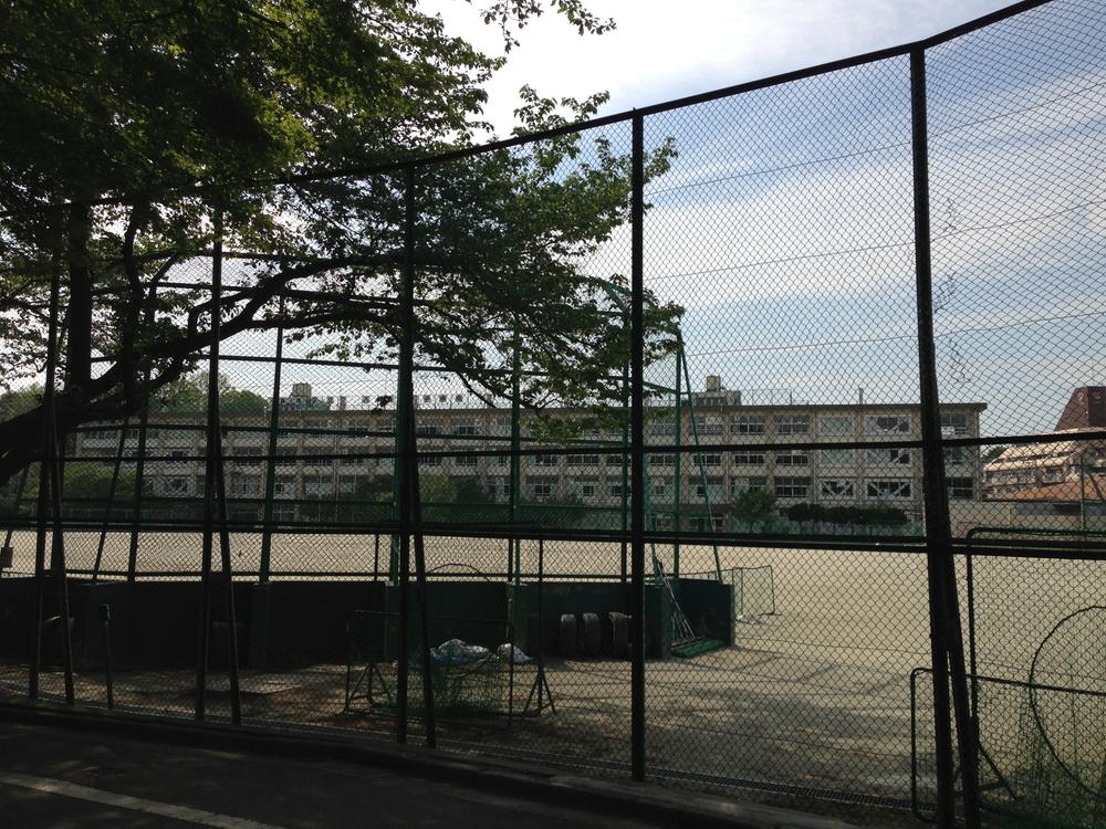 Junior high school. 1000m to Nerima Yasaka Junior High School
