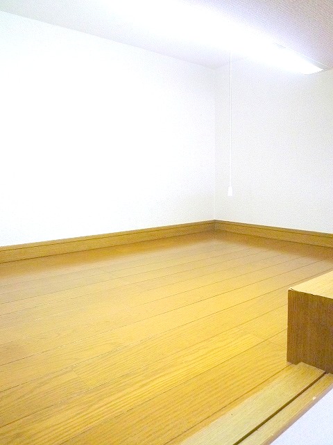 Other room space. loft