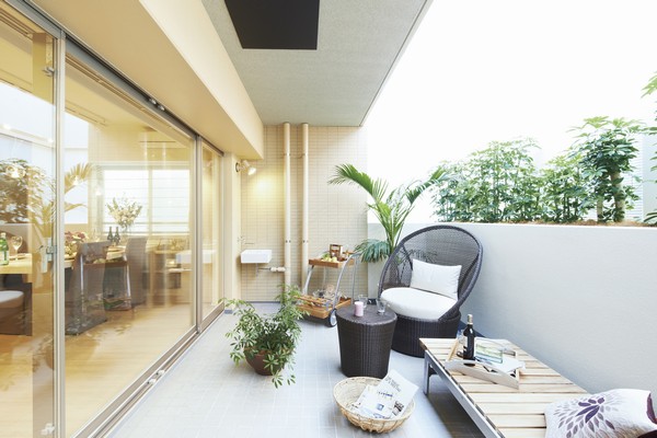 Terrace that can variety of how to use as outdoor living. Equipped with a "slop sink"