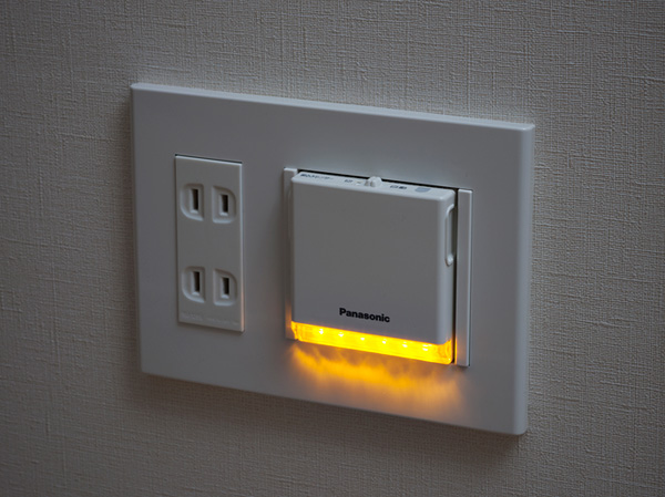 Other.  [Footlights] Footlights, which can also be used as a night-light is, Lighting automatically, in the event of a power failure. Because the removable can be used as a flashlight.