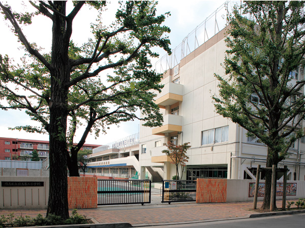 Surrounding environment. Nerima third elementary school (8-minute walk ・ About 620m)