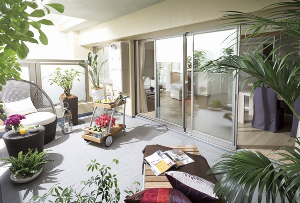 Building structure. Depth plenty of terrace that follows from the living room, Recommended for tea time and gardening space. It makes a living fun of colorful spread.