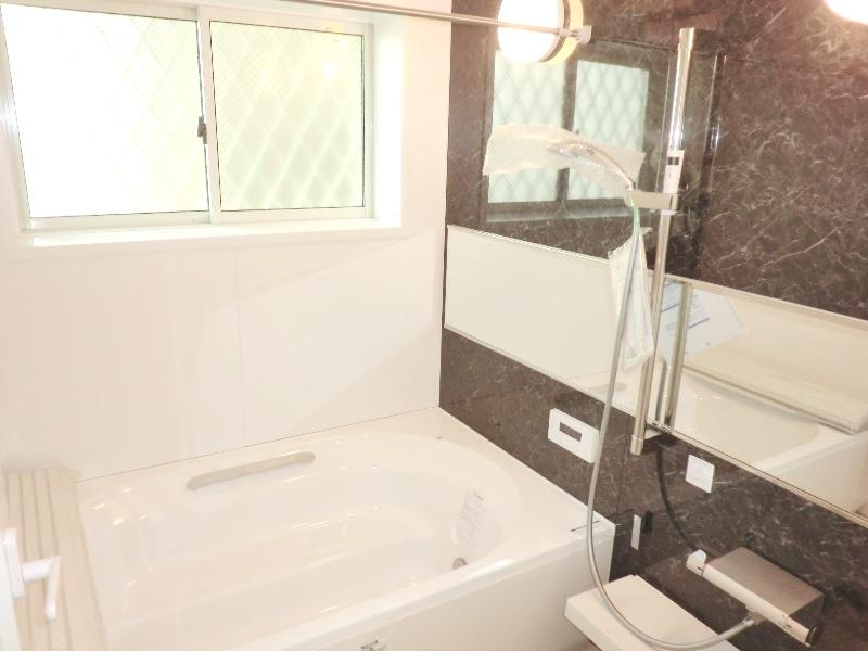 Bathroom. Local (11 May 2013) Shooting.