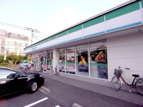Convenience store. 460m to FamilyMart Takamatsu 3-chome